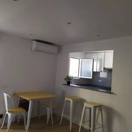 Feel Welcome Barcelona Smart Flat * Cornellà de Llobregat